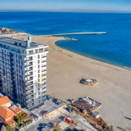 Faleza Nord Apartament De Lux Nou Pe Malul Marii Констанца Екстериор снимка